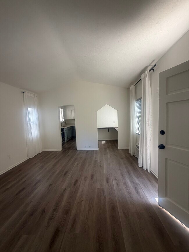 Foto del edificio - 5745 Fair Ave