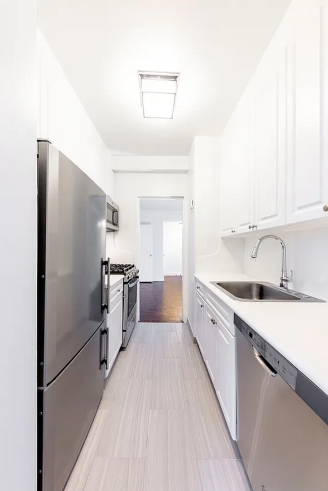 Building Photo - 1043 Lexington Ave