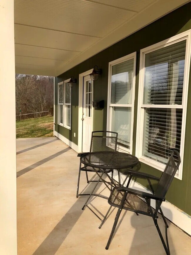 Foto del edificio - 4380 Mechums Depot Ln