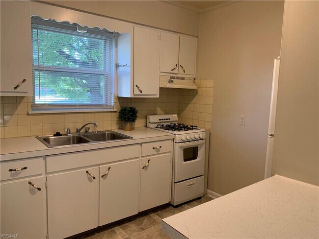 Foto del edificio - 259 Kenwood Ave