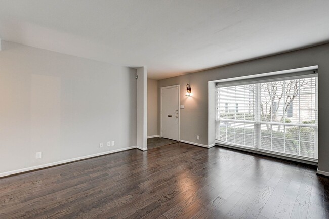Building Photo - Immaculate 2-bedroom townhome nestled in t...