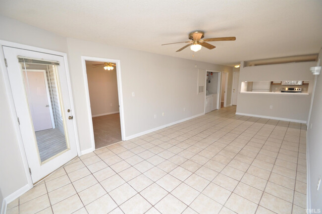 Foto del edificio - Room in Condo on Crab Orchard Dr