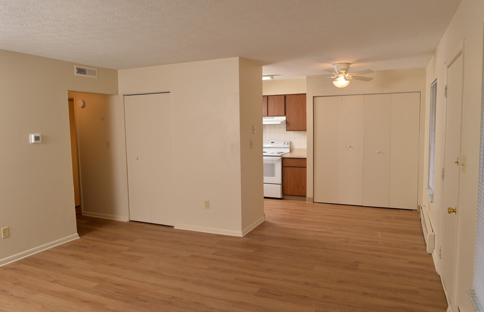 Meadowbrook Lake Apartments – photo 5