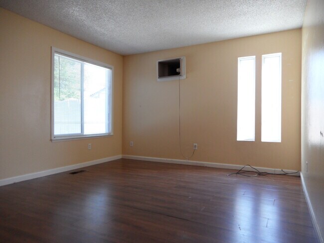 living room - 6551 Flower St