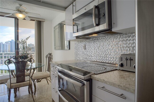 Foto del edificio - 210 174th St