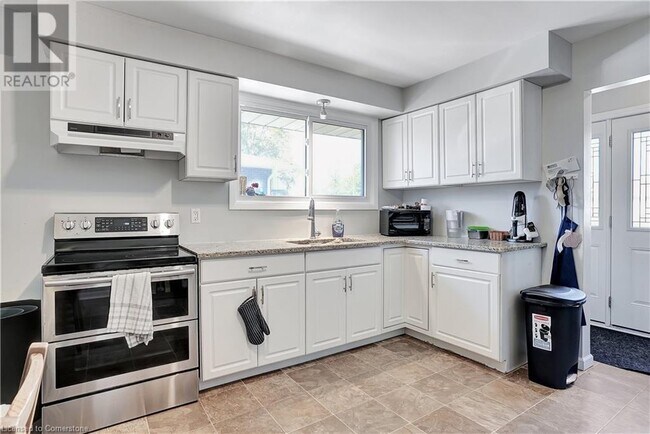 Building Photo - 57 Kingswood Dr