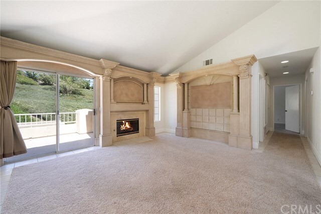 Building Photo - 4 Cloudcrest