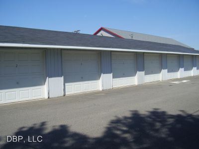 Building Photo - 1402 Division St W