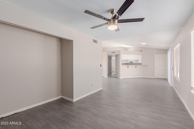 Foto del edificio - 7304 W Oregon Ave