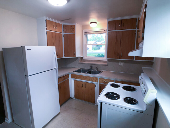 Kitchen Picture 1 - 922 Spencer St S