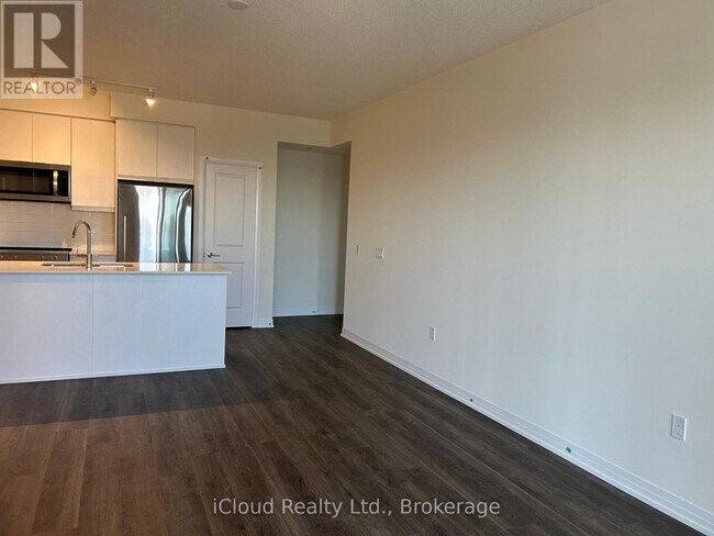 Building Photo - 15 Watergarden Dr