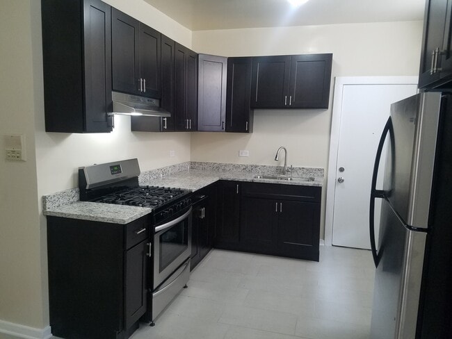Building Photo - 5172 S King Dr