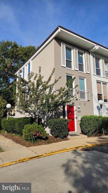 Building Photo - 628 3rd St SW