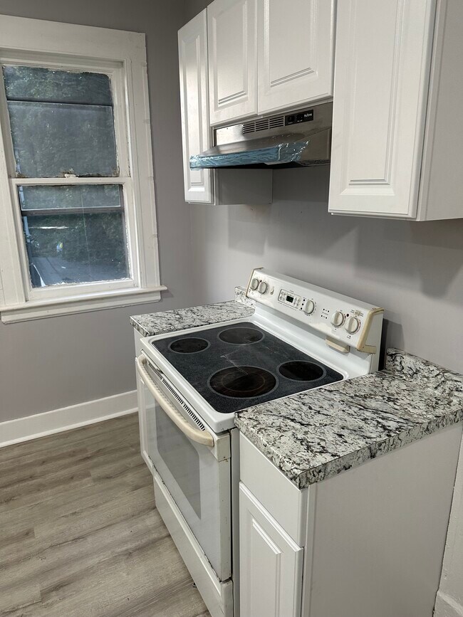 Photo - 15 Willard St Apartments