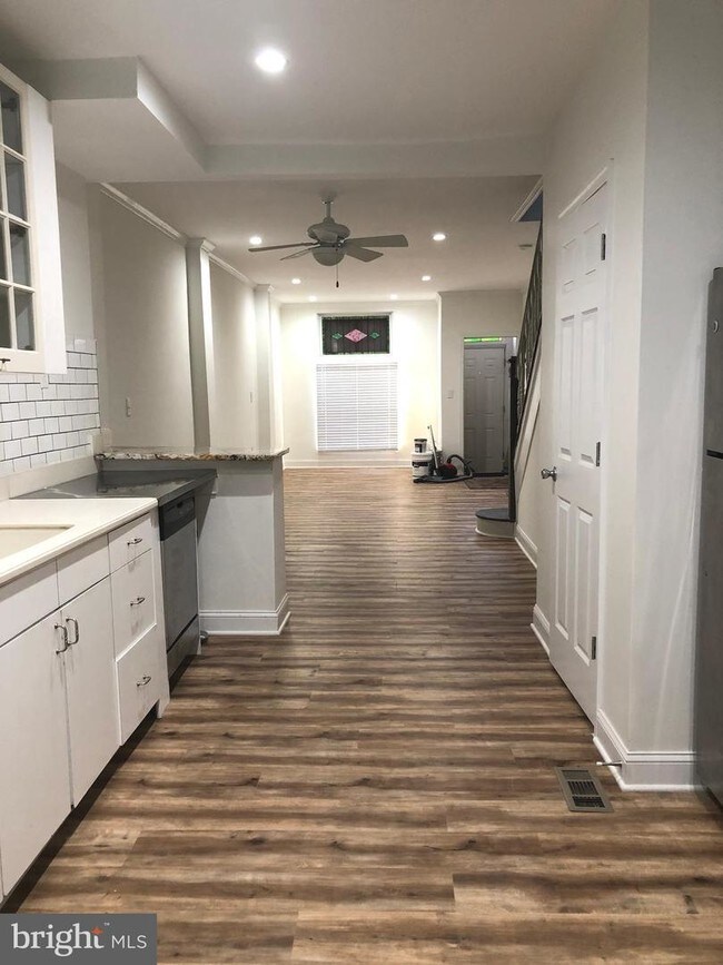 Foto del edificio - 2713 E Madison St