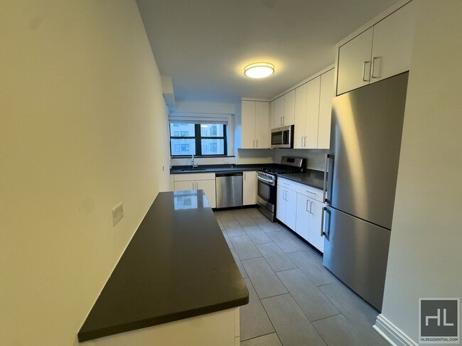 Building Photo - East 89 Street