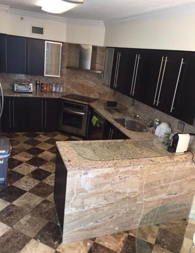 Foto principal - 3370 Hidden Bay Dr
