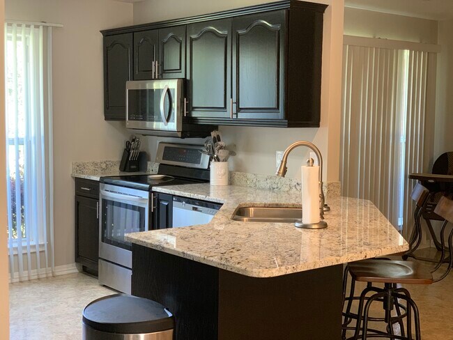 Building Photo - 9360 Collinsville Cir