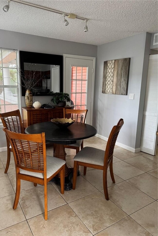 Building Photo - 1165 Crystal Way