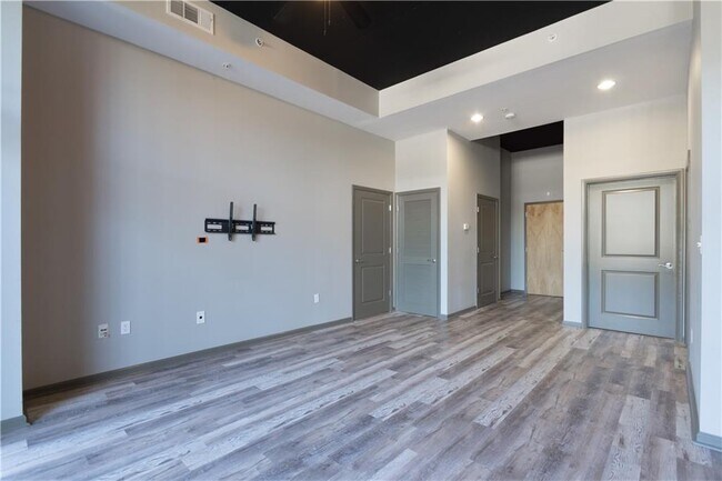 Building Photo - 3400 Malone Dr