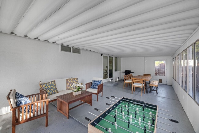 Building Photo - 1317 Donohue Dr