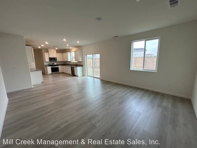 Building Photo - 5 br, 3 bath House - 2232 S. Crumal