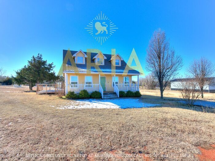 Foto principal - Charming 3 Bed/2.5 Bath Two-Story Country ...