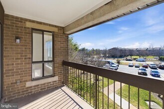 Building Photo - 561 Florida Ave