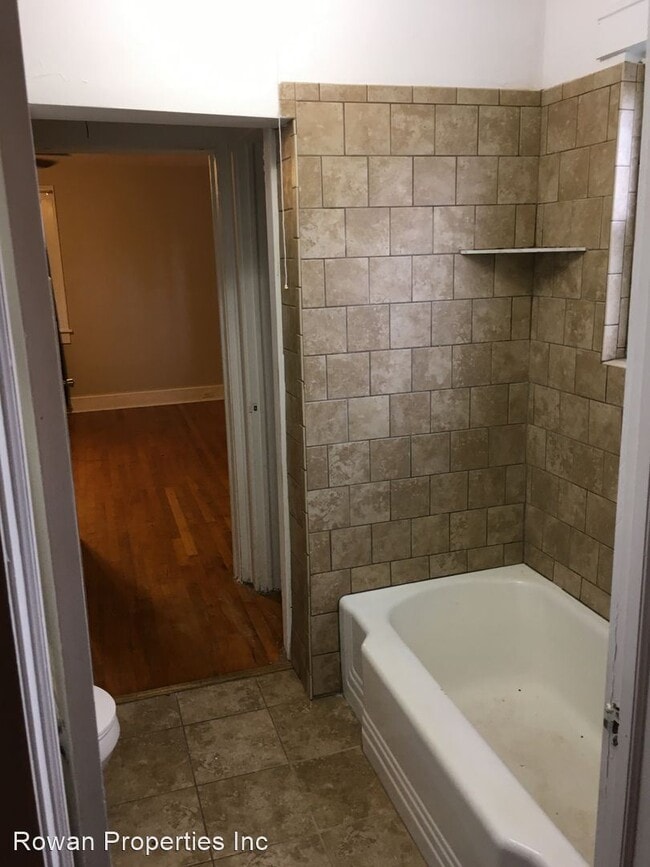 Building Photo - 2 br, 1 bath House - 145 Lilly Ave