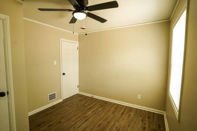 Foto del edificio - Fully Renovated 3-Bedroom Home – Move-In R...