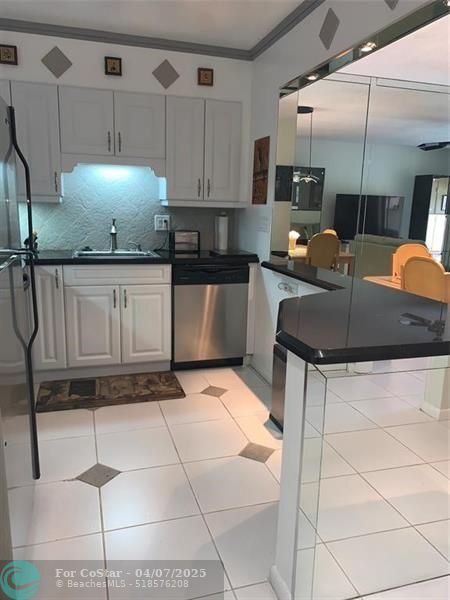 Foto del edificio - 259 S Cypress Rd