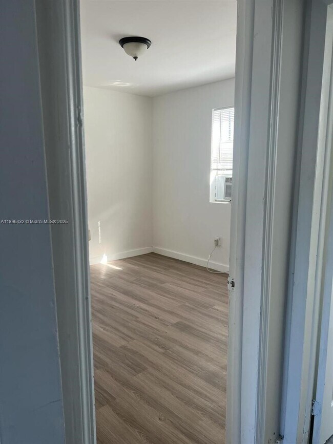 Foto del edificio - 1510 NW 68th St