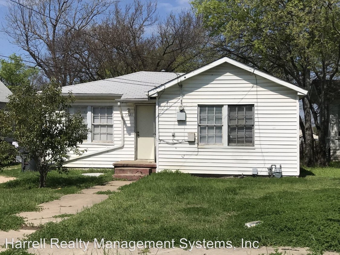 2221 Ross Ave, Waco, TX 76706 House for Rent in Waco, TX