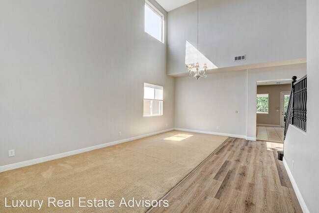 Building Photo - 5 br, 3 bath House - 2411 Winter Cliffs St.