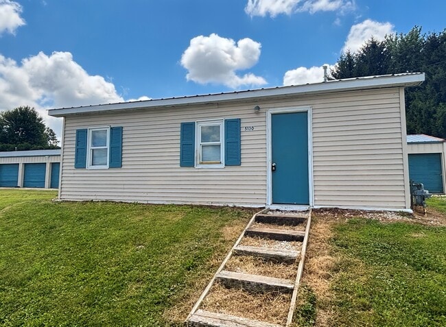 Building Photo - 5130 W Paradise Ln