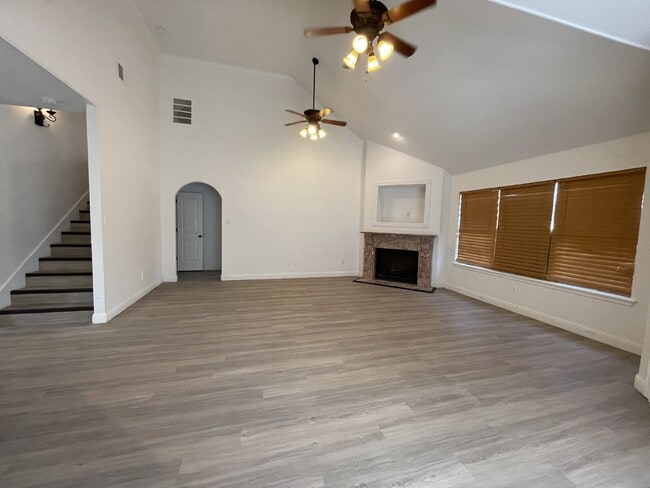 Foto del edificio - Gorgeous 4 bed 2.5 bath!