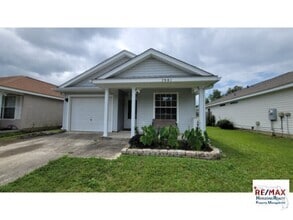 Building Photo - 7901 Heirloom Dr
