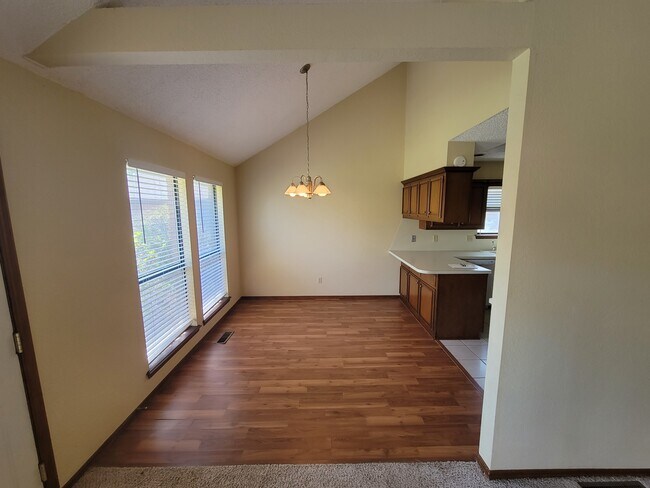 Building Photo - 4712 Persimmon Ct