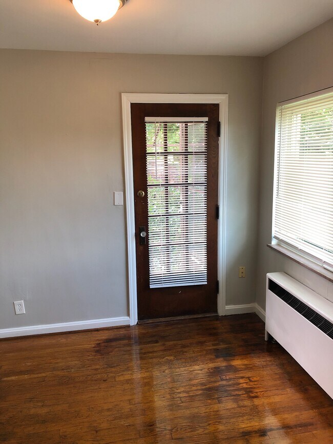Foto del edificio - 5739 Montgomery Rd