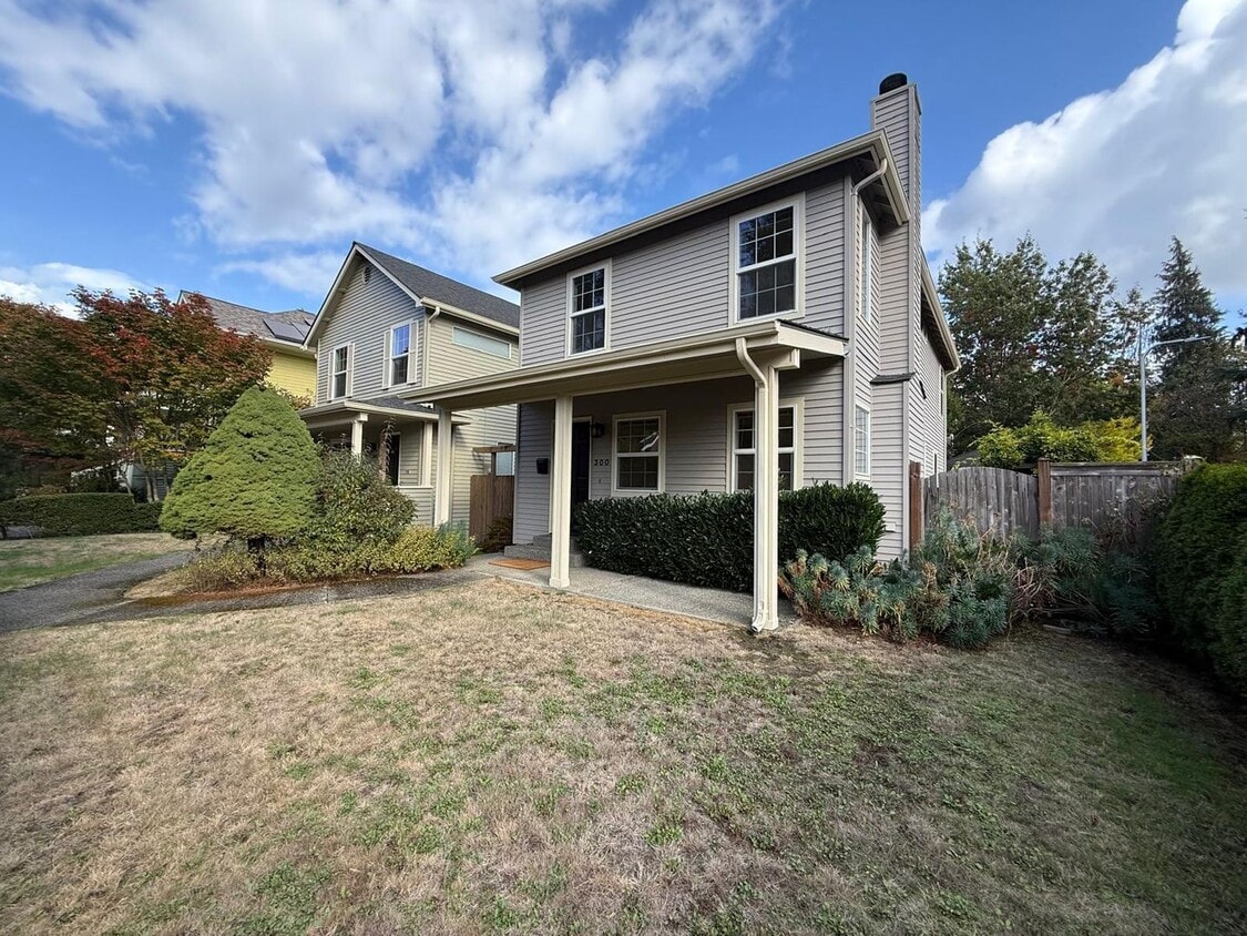 3 Bed 2.5 Bath House In Leschi - 3 Bed 2.5 Bath House In Leschi