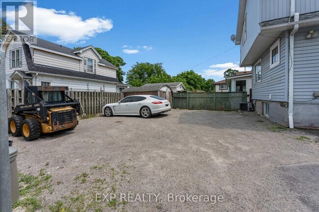 Photo du bâtiment - 4124 Terrace Ave