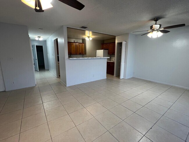 Foto del edificio - 3211 SW 1st St
