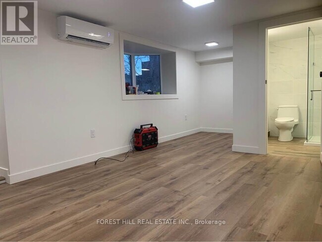 Building Photo - 4 Hyfan Ct