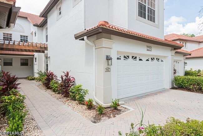 Foto del edificio - 2215 Hawksridge Dr