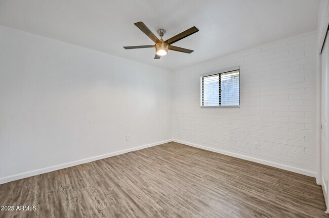 Foto del edificio - 1744 W Glendale Ave