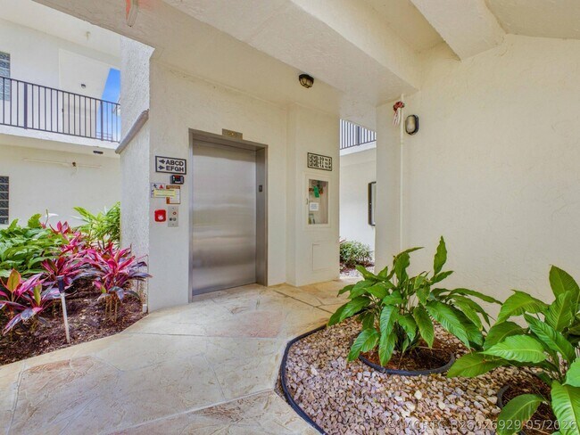 Building Photo - 5157 Floria Way