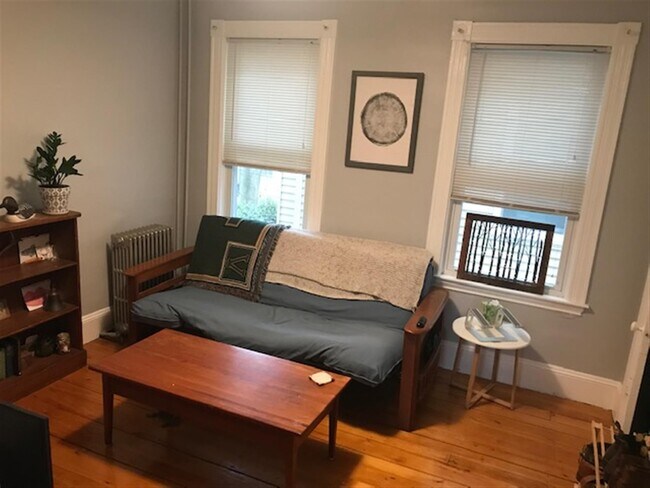 Foto del edificio - 62 Eustis St