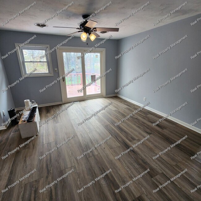 Foto del edificio - Updated Four Bedroom Hobart Ranch