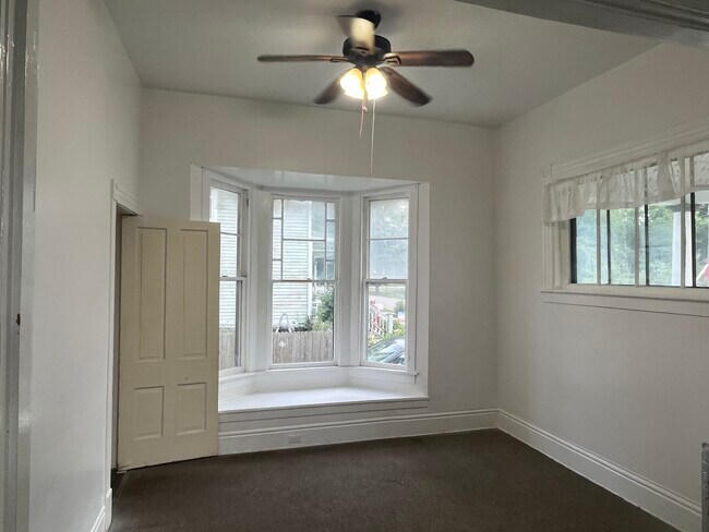 Dining room - 816 N Sheridan St