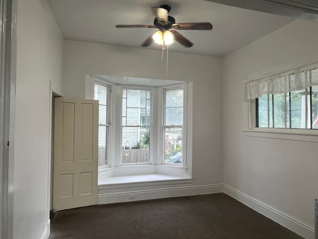 Dining room - 816 N Sheridan St